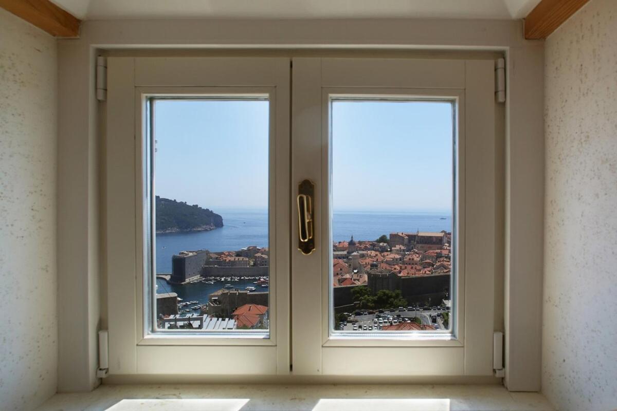 Captain's View Seaview & Pool