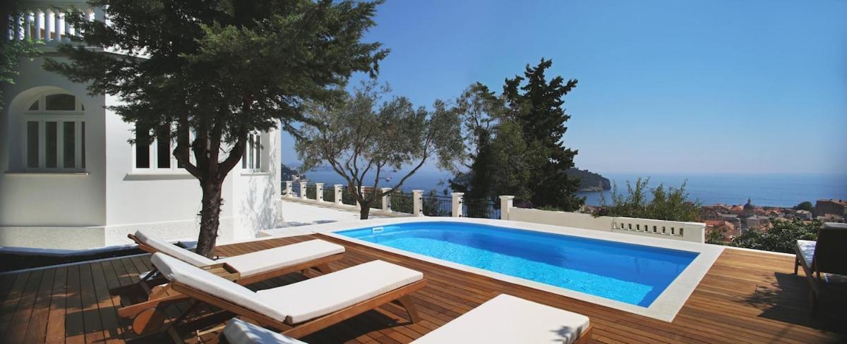Captain's View Seaview & Pool